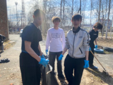 В п. Солнечный состоялся субботник 4