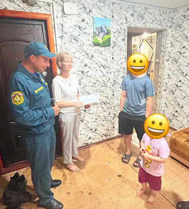 Безопасность начинается с малого: в Лянторе прошёл противопожарный рейд! 2